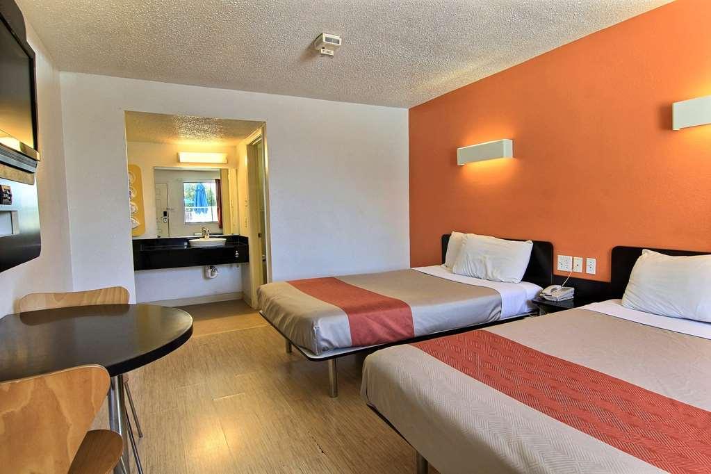 Motel 6-Swift Current, Sk Room photo
