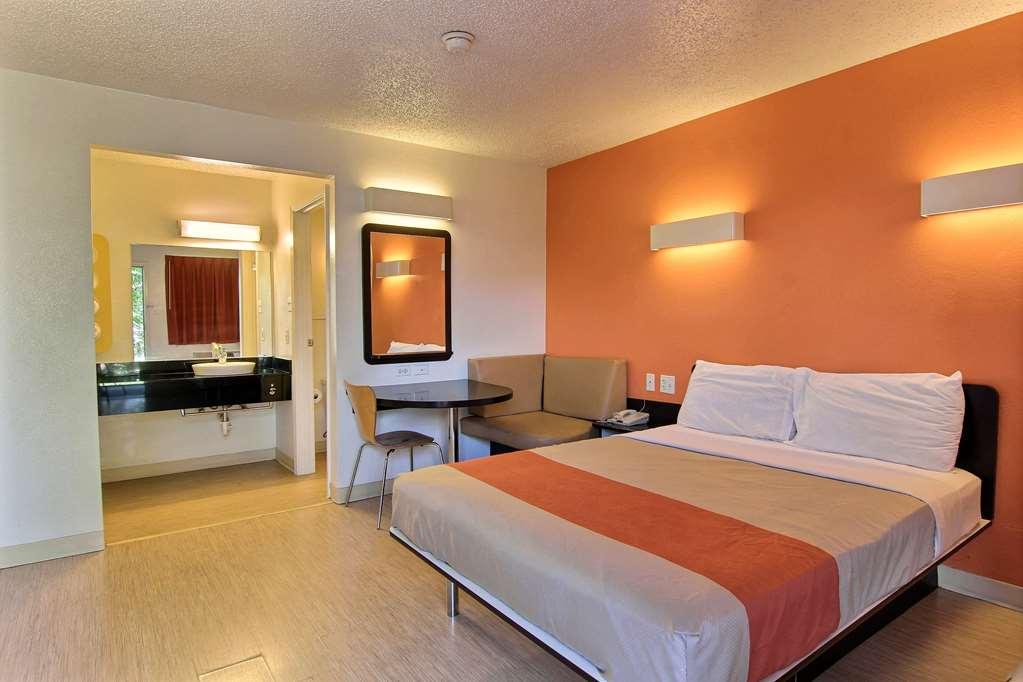 Motel 6-Swift Current, Sk Room photo