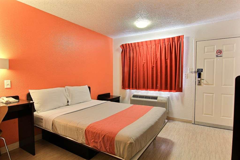 Motel 6-Swift Current, Sk Room photo